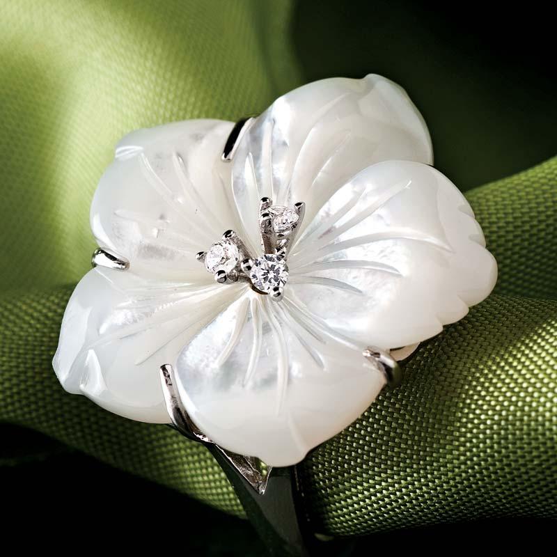 Mother of Pearl Hibiscus Ring